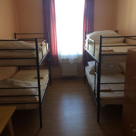 Hostel Dakura Prag Exteriör bild