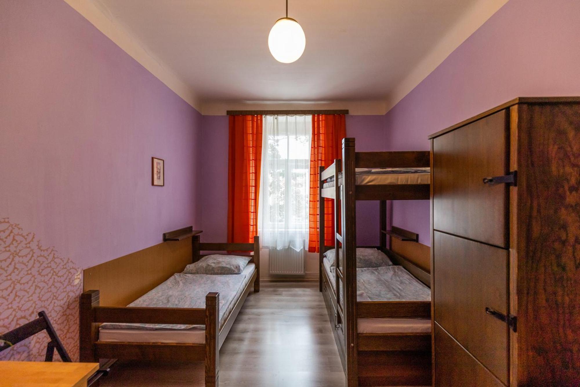 Hostel Dakura Prag Rum bild