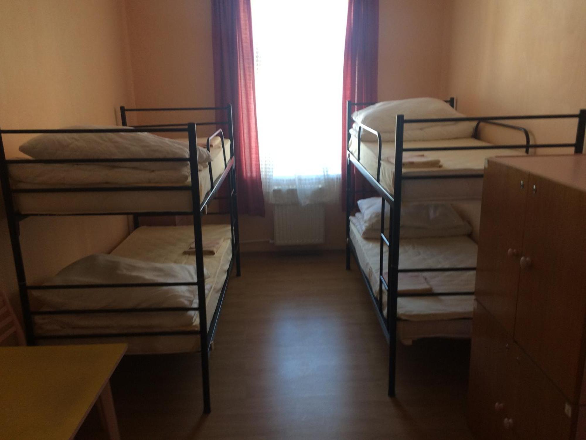 Hostel Dakura Prag Exteriör bild