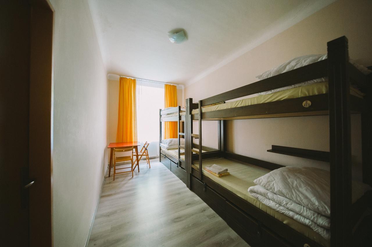 Hostel Dakura Prag Exteriör bild