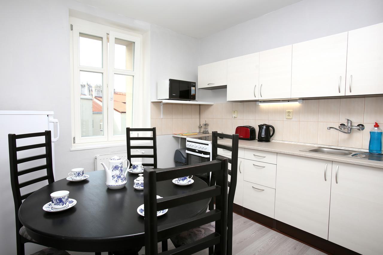 Hostel Dakura Prag Exteriör bild